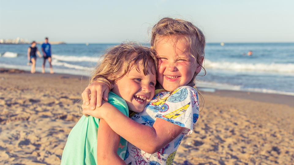 Consejos para una buena salud ocular infantil en verano